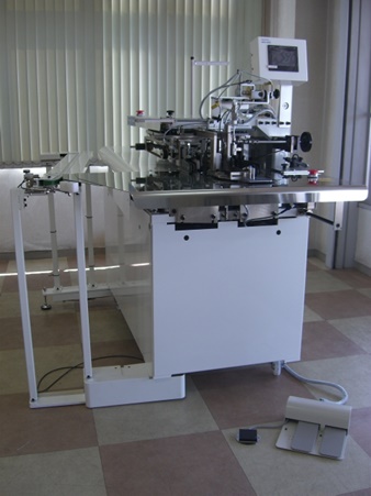 カーテン裾三巻縫い自動機『NCH-300C』