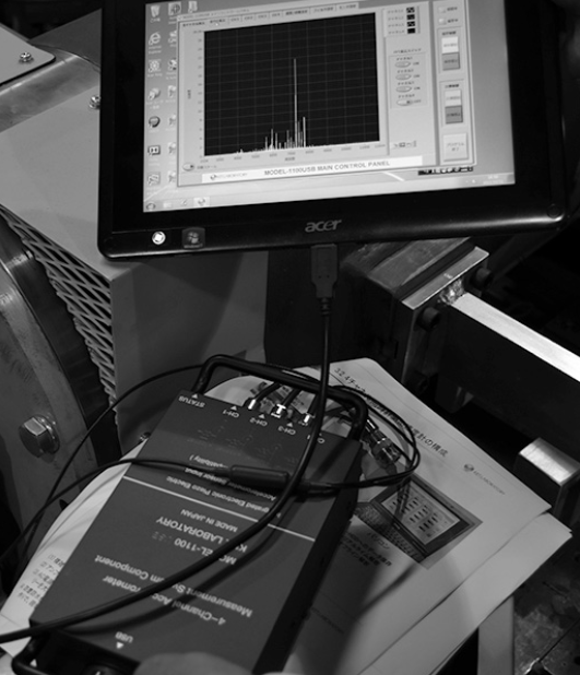 【開発​事例】加速度計測システム『MODEL-1100USB』