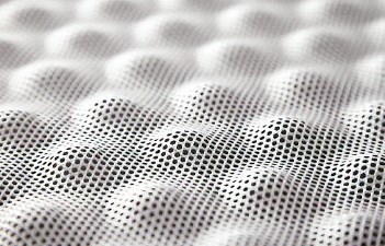 モールディング　熱可塑性ポリエステル三軸織物