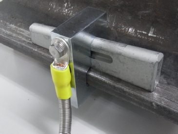 軌道短絡器(クサビ式)