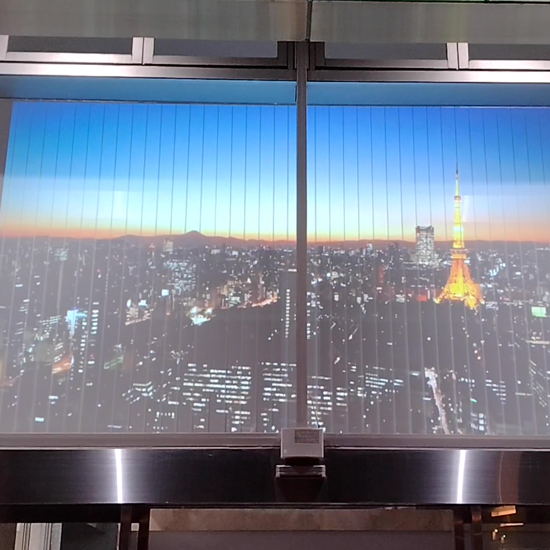 【施工事例：公共施設】アカリナで窓が大型デジタルサイネージに