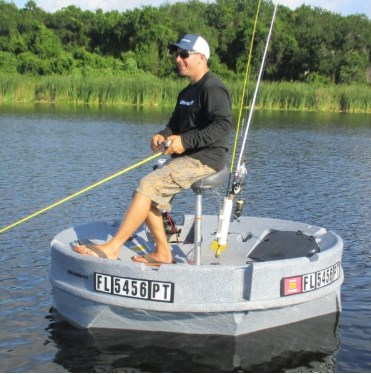 水上遊具・海上遊具 Ultraskiff 360 円形釣りボート