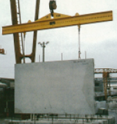 左右非対称の重量物も安全に搬送できる『バランスビーム』