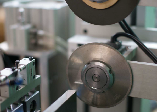 ミシン刃・リード罫加工機『GTR』