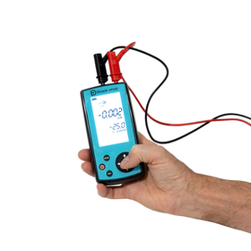 Druck UPS4E Product Image (hand).png