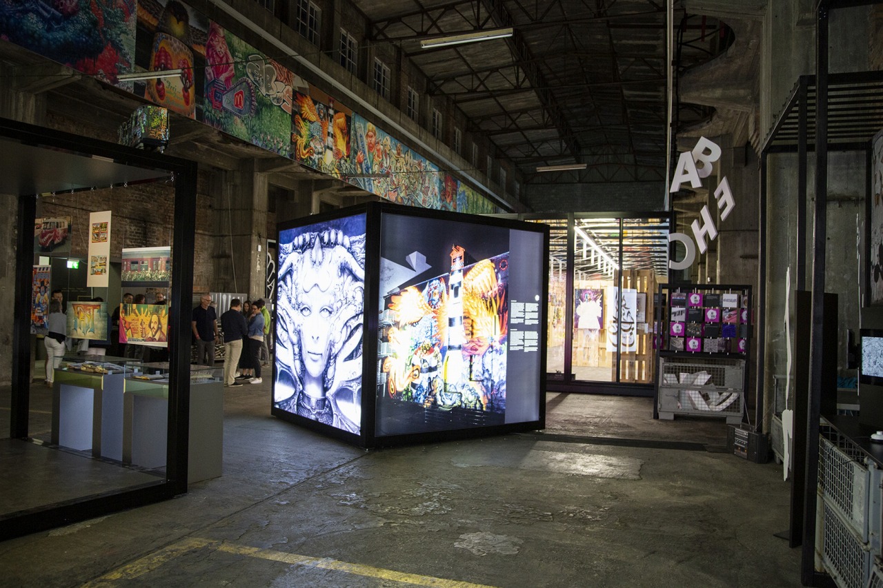 店舗・イベント用アルミ什器 | オクタノルムジャパン - Powered