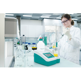 EcoTitrator_withperson1_4914.jpg
