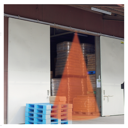 倉庫出入口監視　実写.png