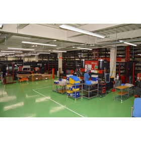 板金加工部門.JPG