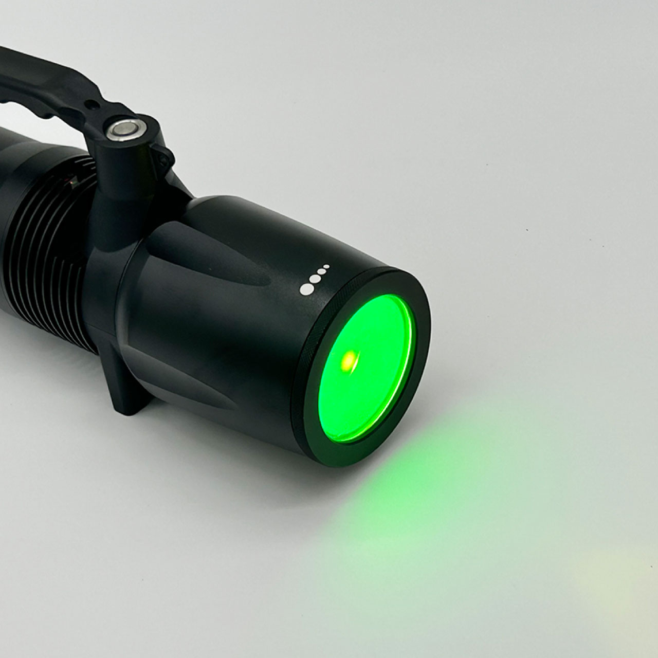 高性能クリーンチェックライト「ZEUS」 | NCC - Powered by イプロス