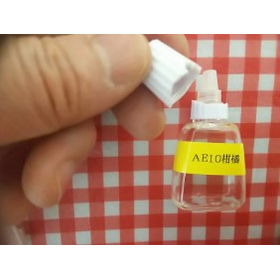 100％精油にていろいろな樹脂素材・容器を検証5.jpg