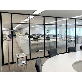 ?ガラスパーテーションとは 画像3.jpg